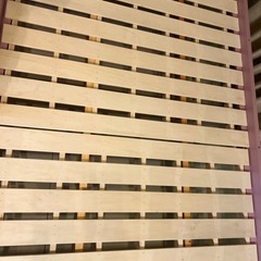 お取引中　値下げ　中古　しっかりした木材のシングルベッド　枠のみの画像