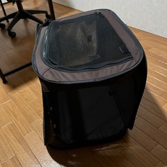 折りたたみ式犬小屋の画像