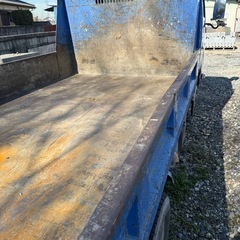 いすゞエルフ2tダンプの画像