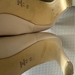 ダイアナ　ベージュパンプスの画像