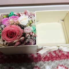 プリザーブドフラワー　フラワーボックスの画像