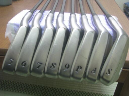 PRGR プロギア  THE  DATA750 TITAN  ミッドサイズグリップ  チタンヘッド 5.6.7.8.9.PW.AW.SW  8本SET　