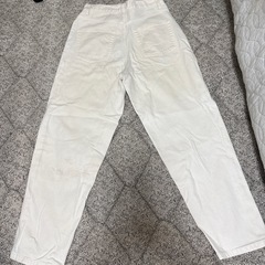 GU  デニムパンツ　Sサイズの画像