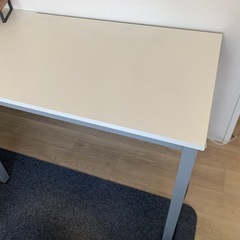 【3/2引き渡し】 サンワダイレクト　デスクの画像