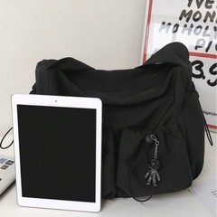 ショルダーバッグ　大容量　新品未使用の画像