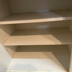 ベルメゾン家具木目調の白シリーズ②腰高の食器棚　少し難ありの画像