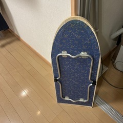 アイロン台とアイロンの画像