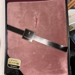 イブサンローラン毛布
の画像