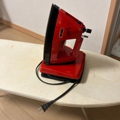 アイロン台とアイロンの画像