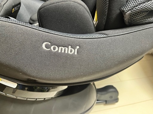 【取引決定いたしました】コンビ　チャイルドシート