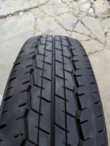 ４本セット　ハイエース　DUNLOP 195/80R15 LT  2025年製　ほぼ未使用
