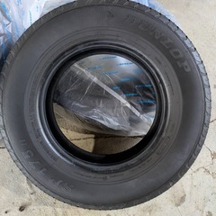 ４本セット　ハイエース　DUNLOP 195/80R15 LT  2025年製　ほぼ未使用の画像