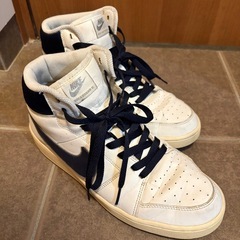 NIKE ミドルスニーカーの画像