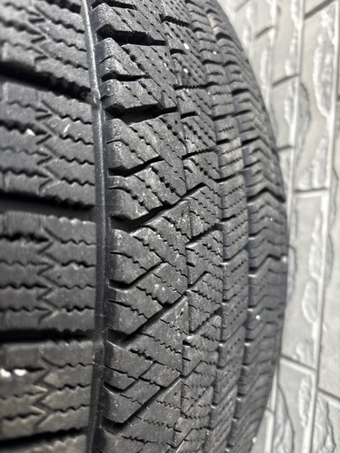【受付終了】225/55R17  スタッドレスタイヤ 4本20年製 クラウンカムリ等