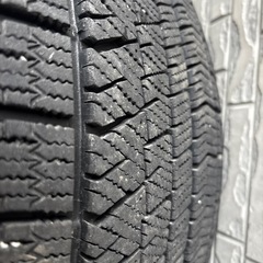 225/55R17  スタッドレスタイヤ 4本20年製 クラウンカムリ等の画像