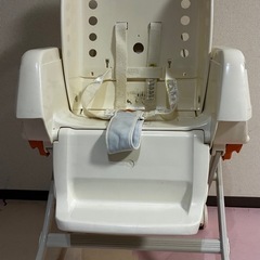 コンビ ハイローチェアの画像