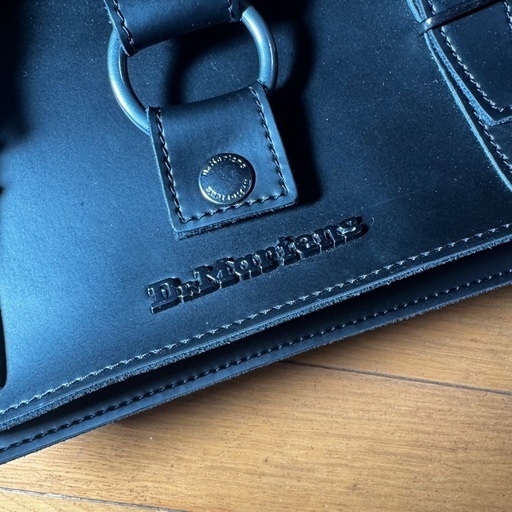 美品　Dr Martens 11インチバッグ