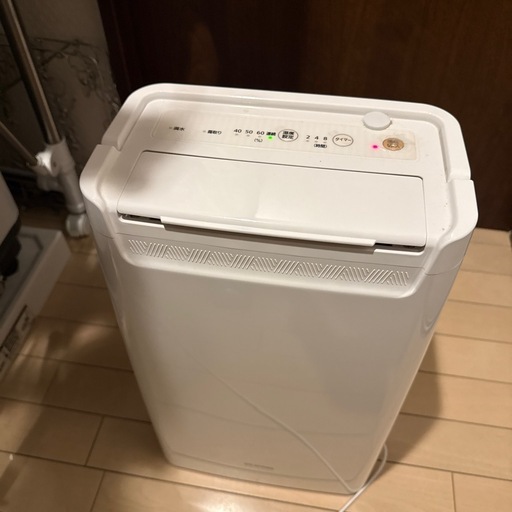 売切:アイリスオーヤマ　保証期間2028.5まで！　衣類乾燥除湿機