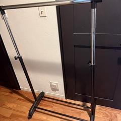 キャスター付きハンガーラックの画像