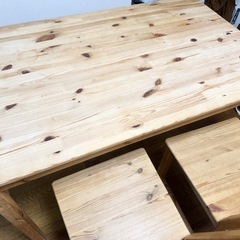 ダイニングテーブルの画像