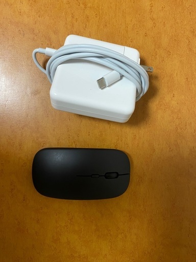 極美品】MacBook Air M2 シルバー / メモリ8GB / SSD256GB / バッテリー91% / 充電器・マウス付 (