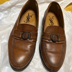 イブサンローランの革靴の画像