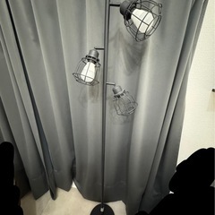 フロアランプの画像