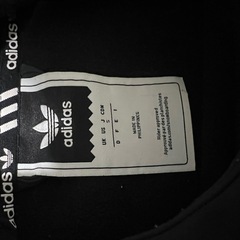 adidas パーカー ブラックの画像