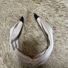 ベージュカチューシャの画像