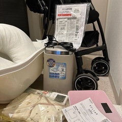 出産準備 （Aprica A型ベビーカーラクーナエアー57,200円定価） （授乳クッション、ベビーバス、加湿器、体重計）の画像