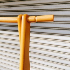 3/27まで　折りたたみ式　木製ハンガーラック　の画像