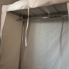 3月中旬まで。スチールラック　ワードローブ　ハンガーラックの画像