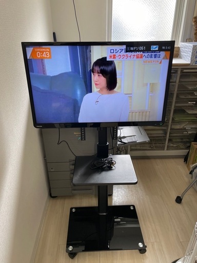 TOSHIBA REGZA 32インチ液晶テレビ ＋ 移動式テレビスタンドセット