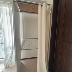 カーテン付き　簡易クローゼット　伸縮できますの画像