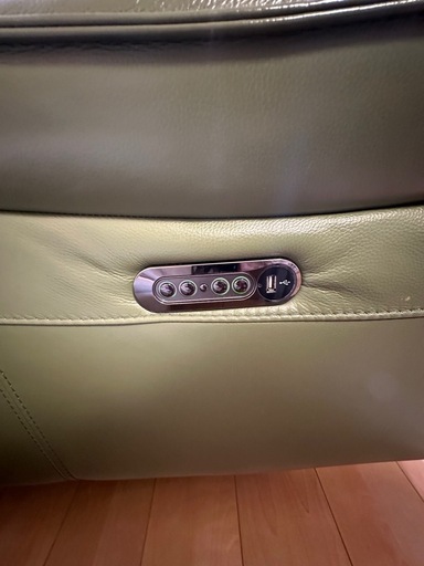 【美品】IDCオオツカ本革電動リクライニングソファ 定価415,000円！
