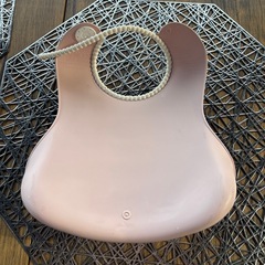 ベビー　ビョルン　乳児用エプロン　ピンクの画像
