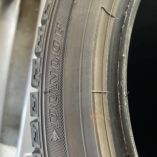 ダンロップ　ウィンターマックス03 年20年215/45R18 