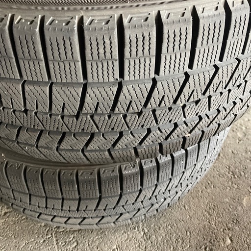 ダンロップ　ウィンターマックス03 年20年215/45R18 