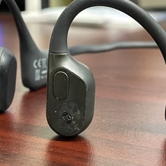 骨伝導イヤホン　AfterShokzの画像