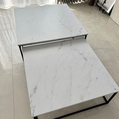 スタイリッシュローテーブルの画像