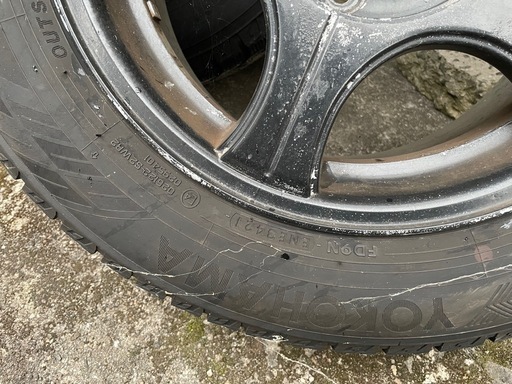 スタッドレスタイヤ 195/65r15  4本 タイヤのみも可能