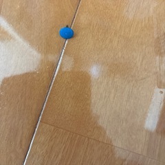 上敷き鋲とプッシュピンの画像