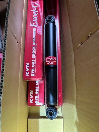 カヤバ KYB Excel-G ショックアブソーバー　新品　1台分 　ジムニー　JB23