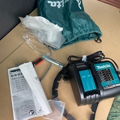 makita マキタ 18v 草刈機 MUR190SD 充電式草刈機　バッテリーの画像