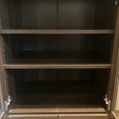 ダークブラウン　棚の画像