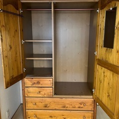 洋服タンスの画像