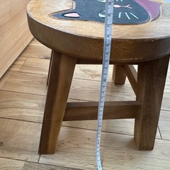 黒猫 木製　ミニスツール　椅子の画像