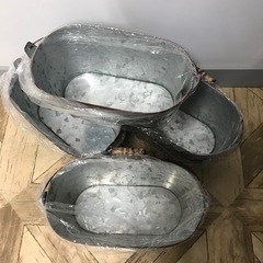 【成約済/ありがとうございます。新品未使用】4個まとめて⭕️アンティーク調のブリキのオーバルポットの画像