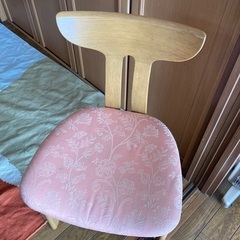 木製ダイニングチェアの画像