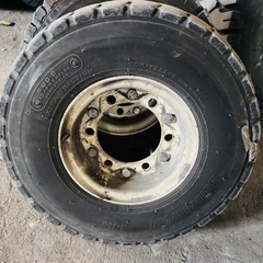 フォークリフトタイヤホイール付きの画像